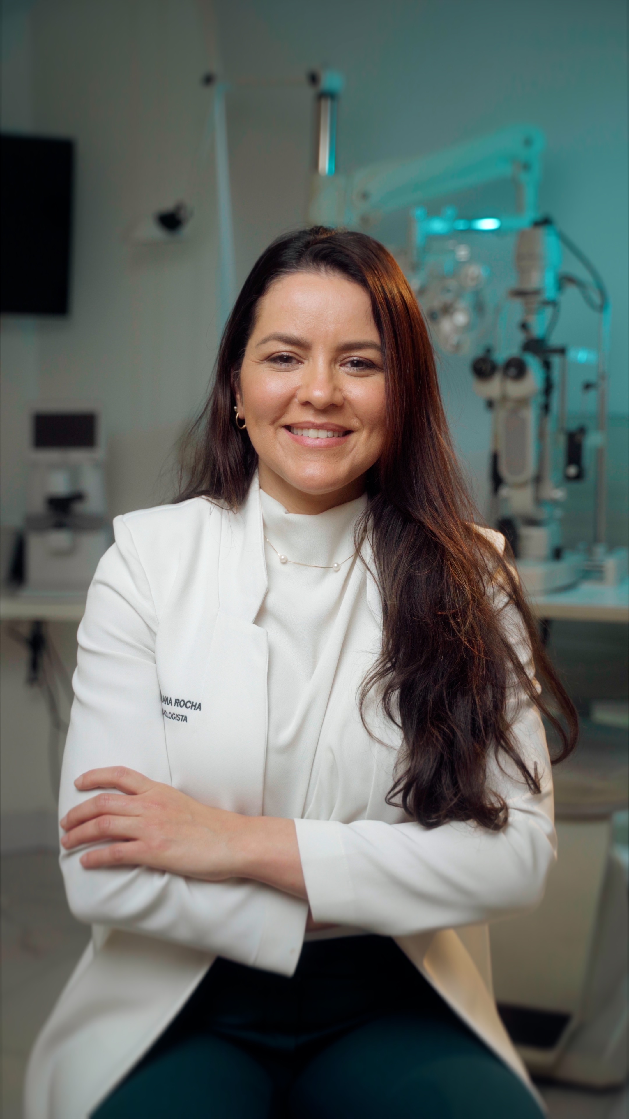 Dra. Juliana Fernandes de Sá Rocha — Oftalmologista